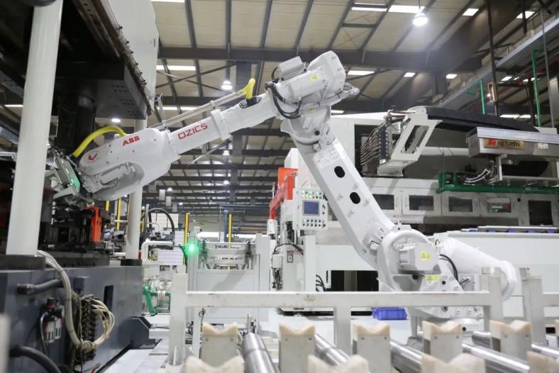 陽和工業(yè)新區(qū) 智能產(chǎn)線投產(chǎn)，機(jī)器人助力產(chǎn)業(yè)升級(jí)